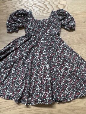 Remie girl dress size 4